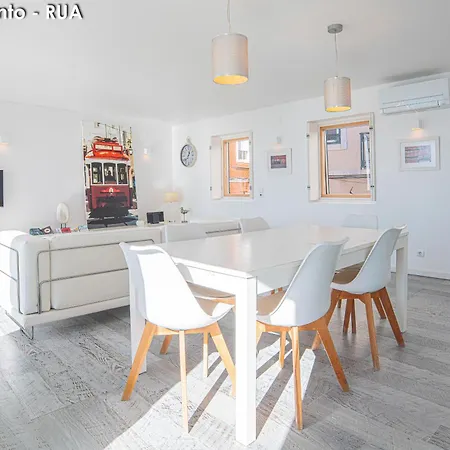 Season Apartment Sesimbra