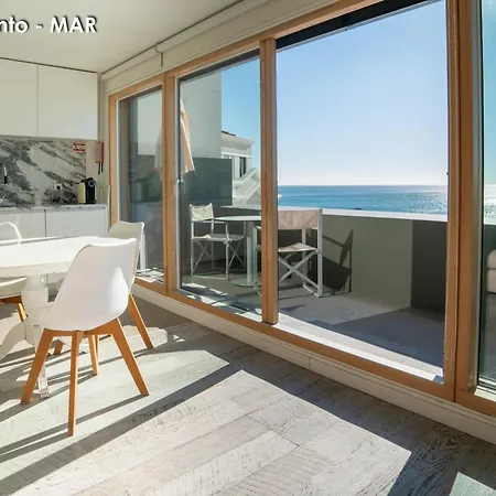 Season Apartment