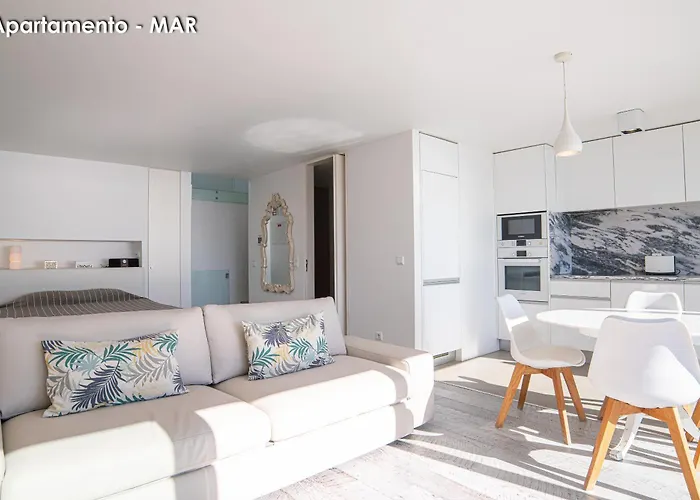 Διαμέρισμα Season *