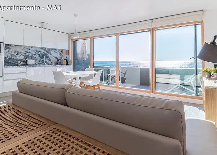 Διαμέρισμα Season *